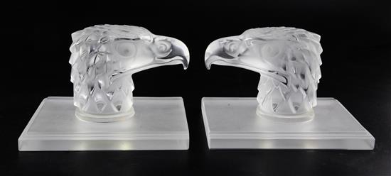 Serre-livres verre Têtes dAigles/ a pair of post ware Eagles head bookends by Lalique, introduced on 14/3/1928, No.11-808